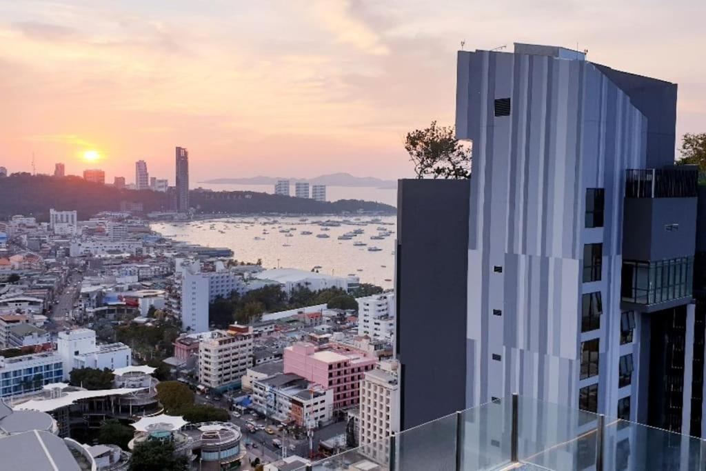 The Base Quiet King-bed With Infinity Pool & Free Netflix Apartment