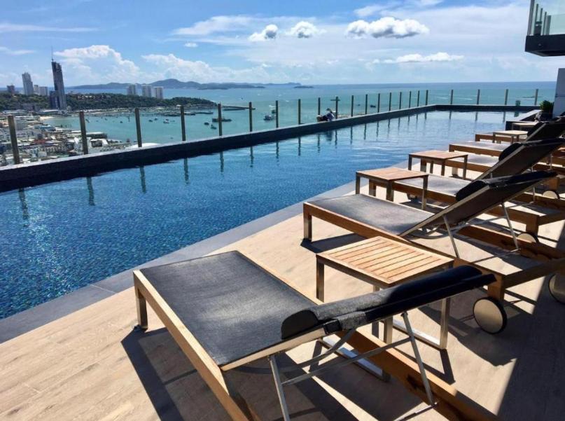 The Base Quiet King-bed With Infinity Pool & Free Netflix Appartement Pattaya